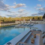 빌라 Olive Hill Villa, By Hellocrete 레팀노