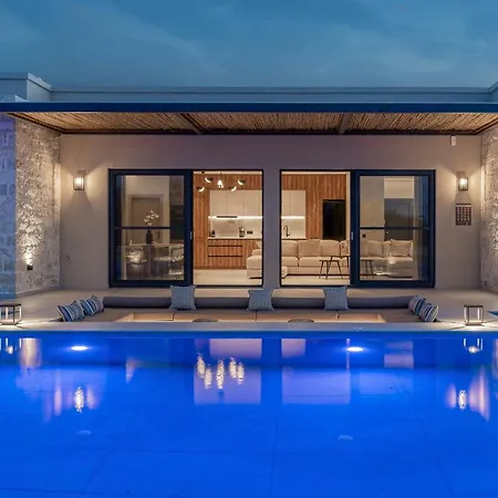 Olive Hill Villa, By Hellocrete Villa