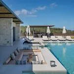 Olive Hill Villa, By Hellocrete Villa *