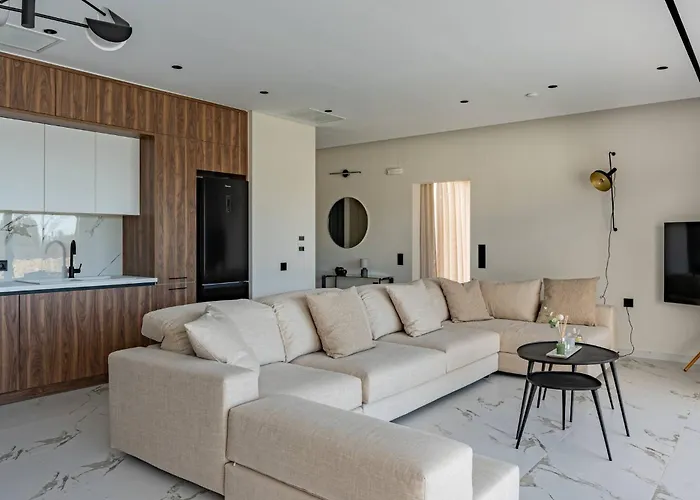 Olive Hill Villa, By Hellocrete *