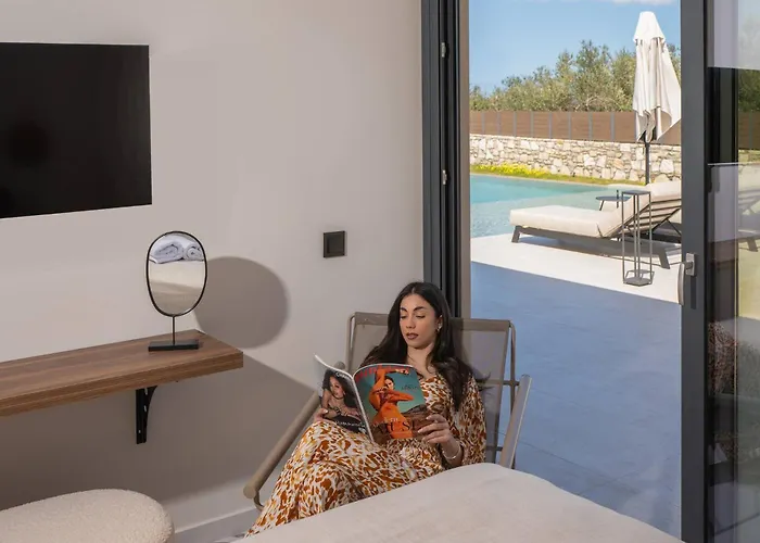 Villa Olive Hill Villa, By Hellocrete *