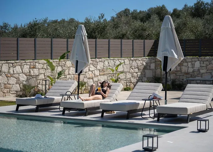 Olive Hill Villa, By Hellocrete * Rétino