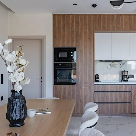 Olive Hill Villa, By Hellocrete *