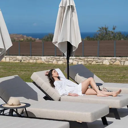 Olive Hill Villa, By Hellocrete *