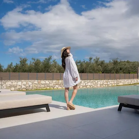 Vila Olive Hill Villa, By Hellocrete *
